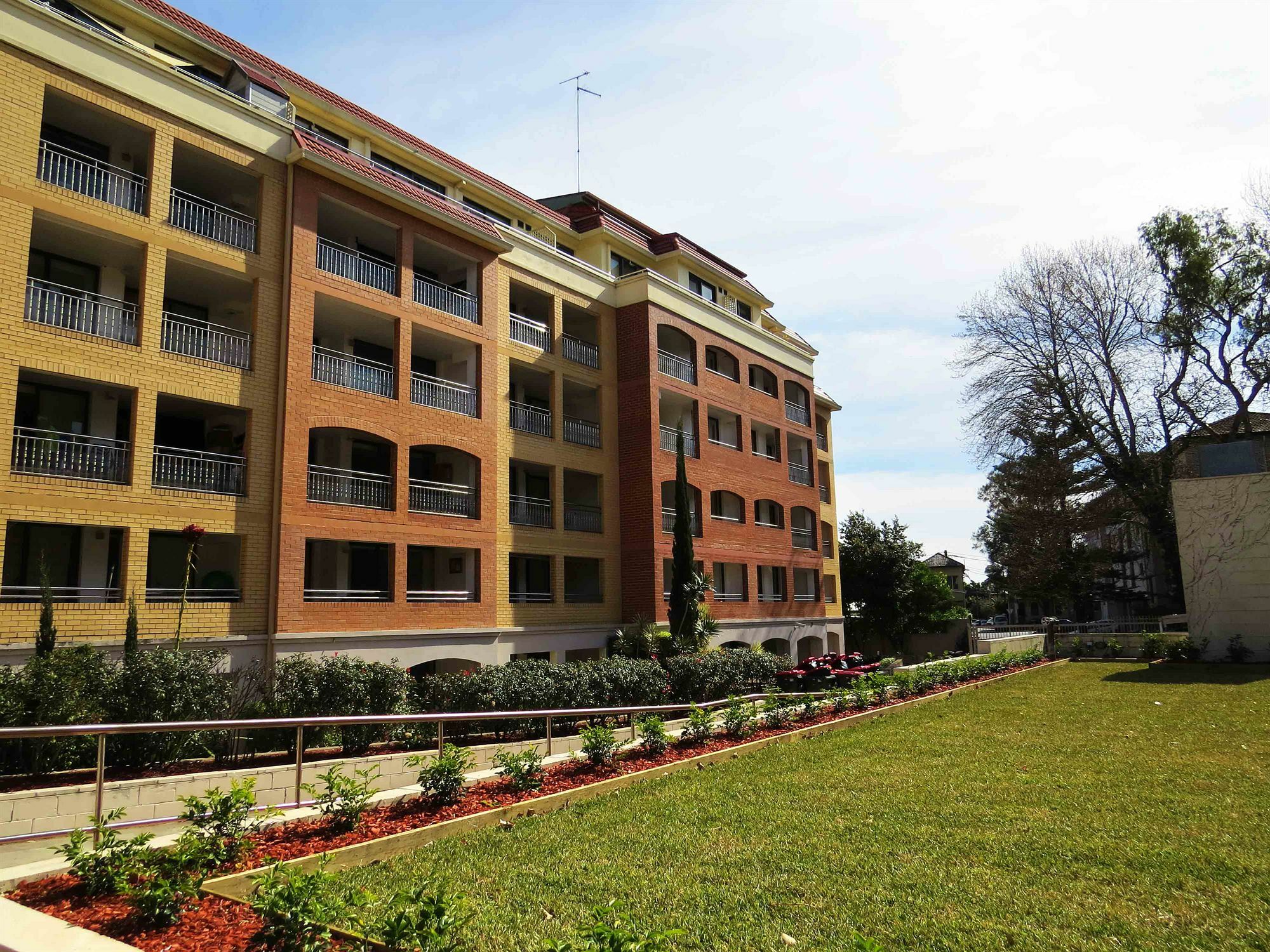 Waldorf Randwick Serviced Apartments Esterno foto