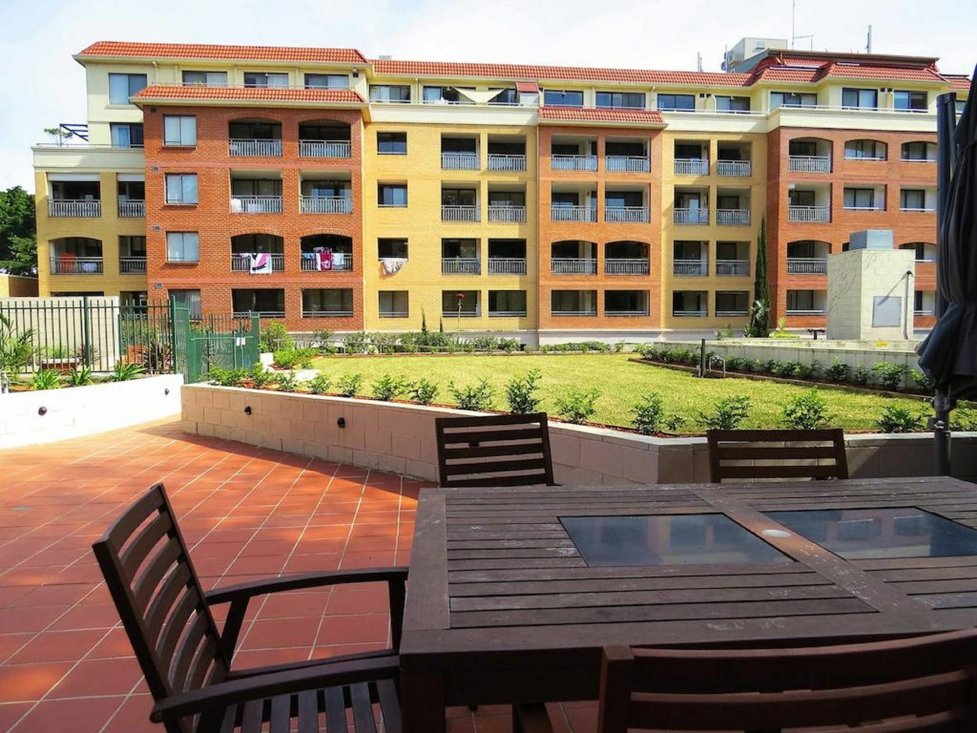 Waldorf Randwick Serviced Apartments Esterno foto